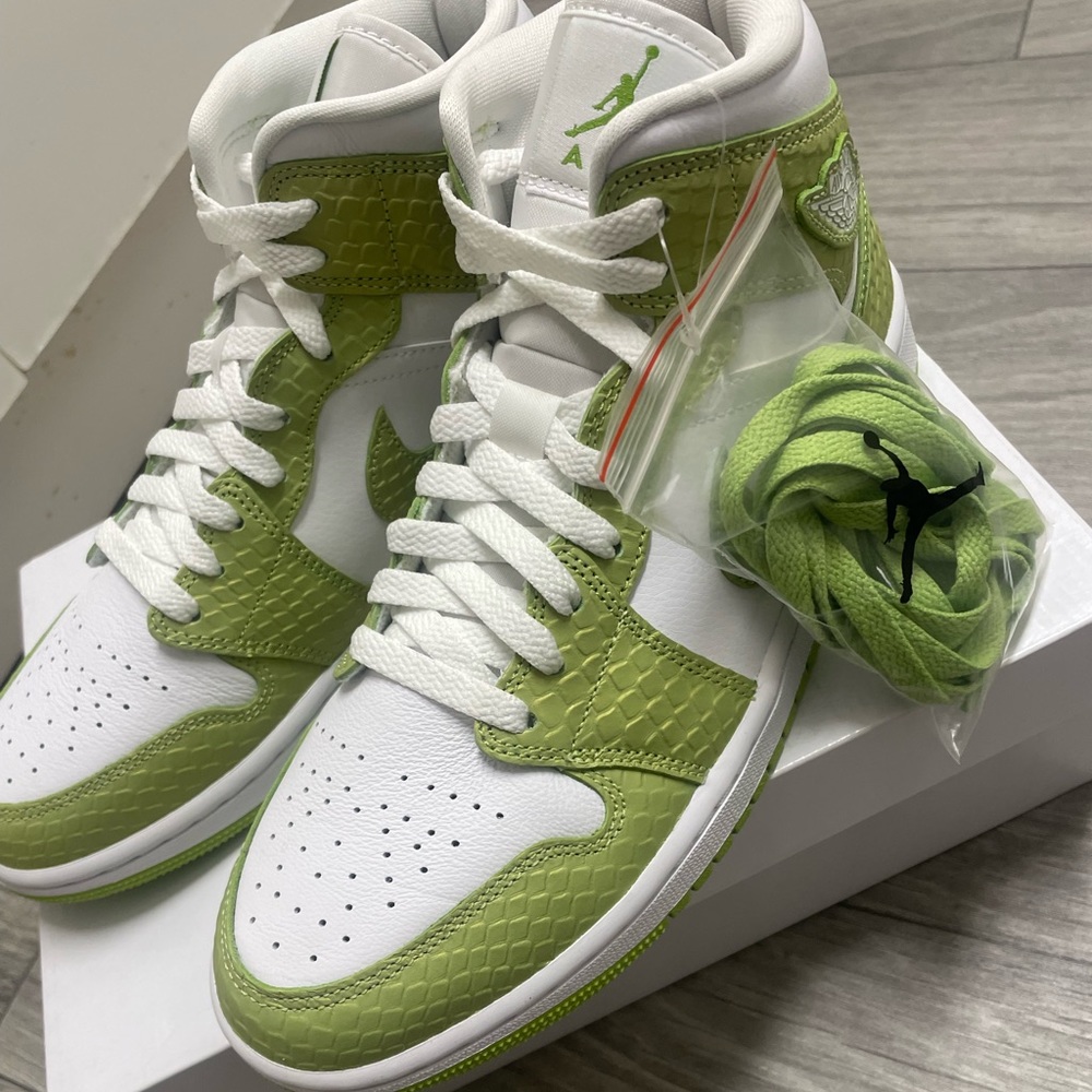 Brand new never worn 7.5